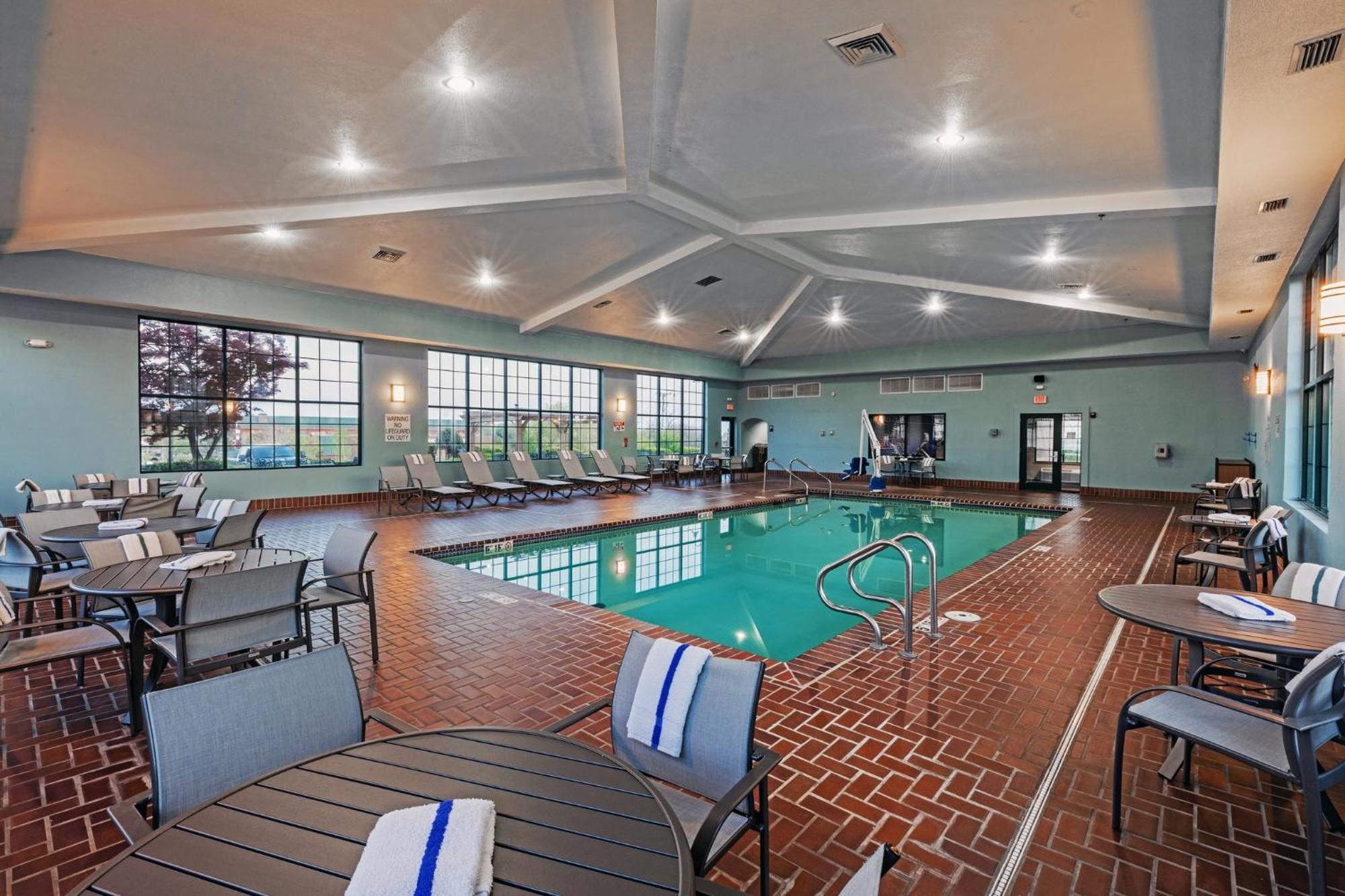Holiday Inn Express & Suites Tulsa S Broken Arrow Hwy 51 By Ihg מראה חיצוני תמונה
